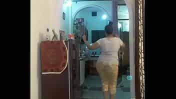 Hot desi indian bhabi shaking her sexi ass &boobs on bigo live...1 video