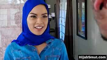 Cute muslim teen in hijab 3some fucked fucked by movers video