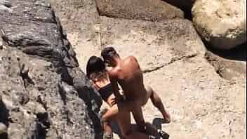 Hardsex doggie amateur on the beach video