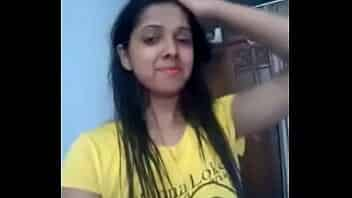 Desi girl playing pussy video