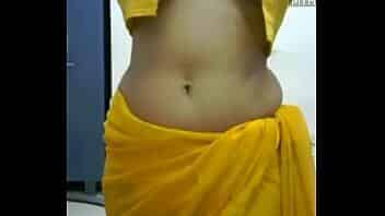 Bhabhi Dancing in Saree and shows her boobs topless myhotporn.com video